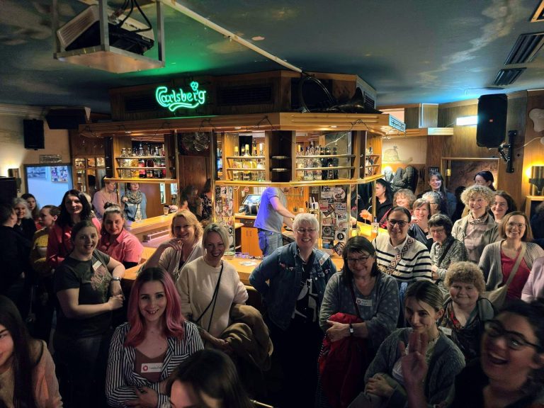 „Join the Party, Sisters!“ Viersener Grüne feierten kraftvollen in den Internationalen Frauentag